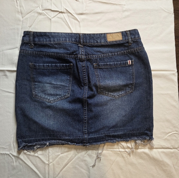 ADAM LEVINE Denim Distressed Skirt Size 29 - Picture 3 of 5